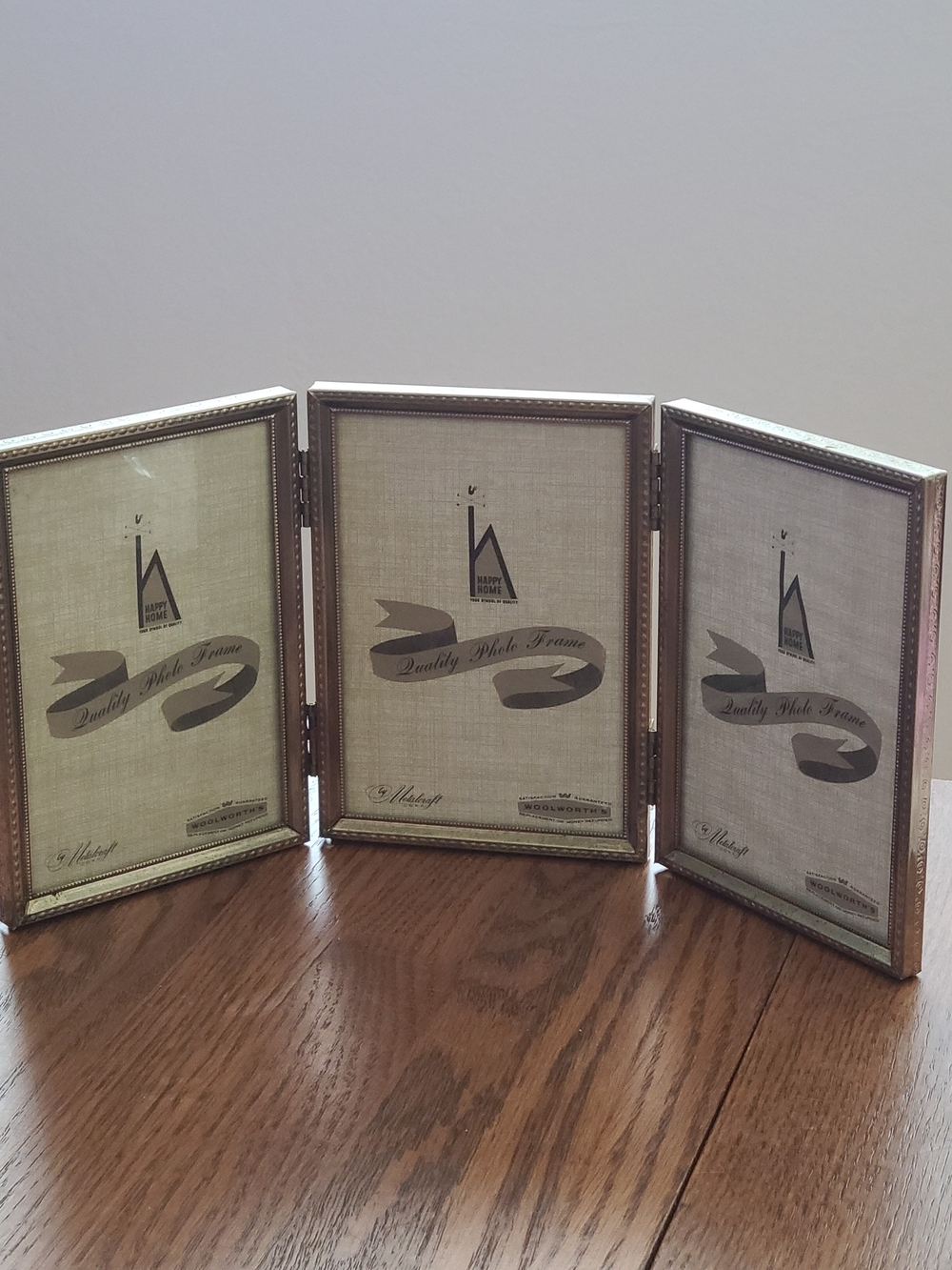 Vintage Metalcraft hinged photo frame set